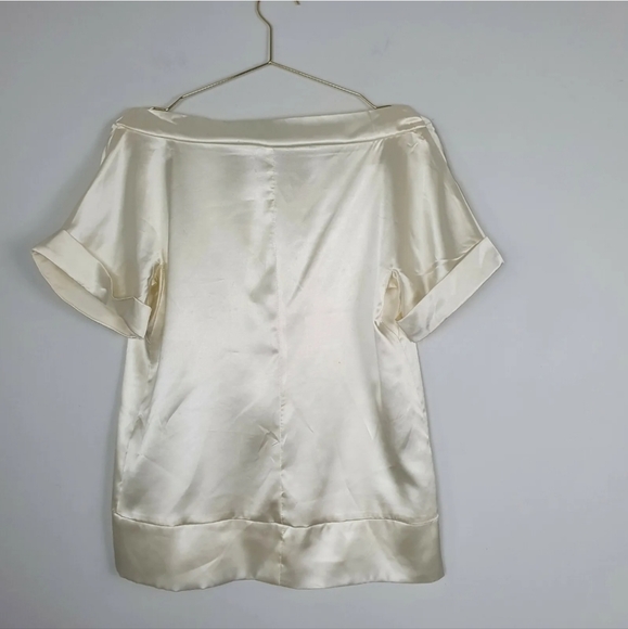 Review White Cream Size 10 Satin Feel Soft Shoulder Women's Top Shirt Blouse - Picture 3 of 12
